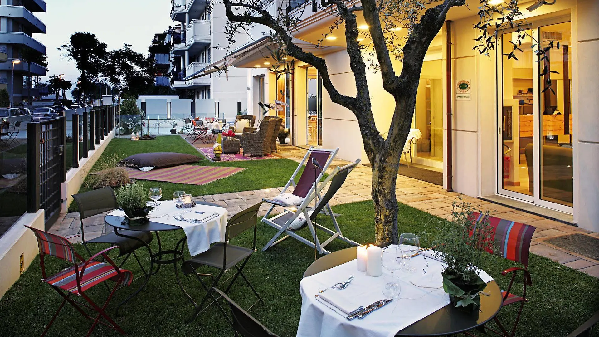 D-Place Hotel & Suite contacts